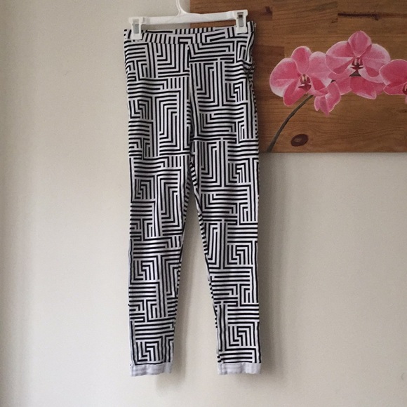 Topshop Pants - MOVING SALE: Topshop B&W Geometric Pattern Pants